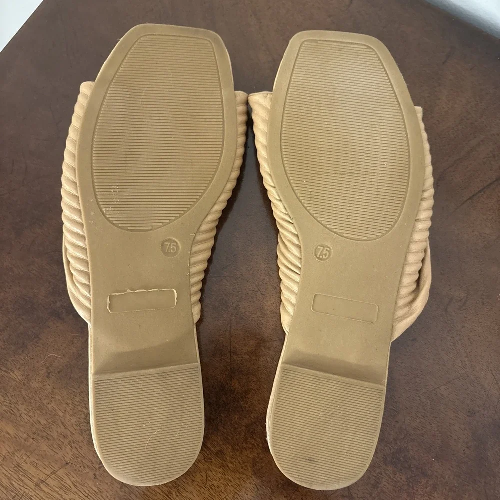 Journee Collection Women's‎ Emalynn Tan Faux Leather Slide Sandals Size 7.5